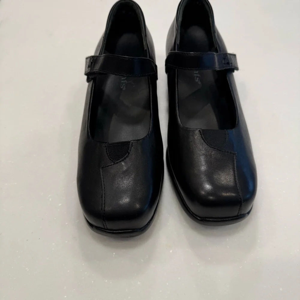 Kumfs Shoes Sz US 8 XXW EU 38.5 Black Leather Mary Jane Strap Low Wedge NEW!